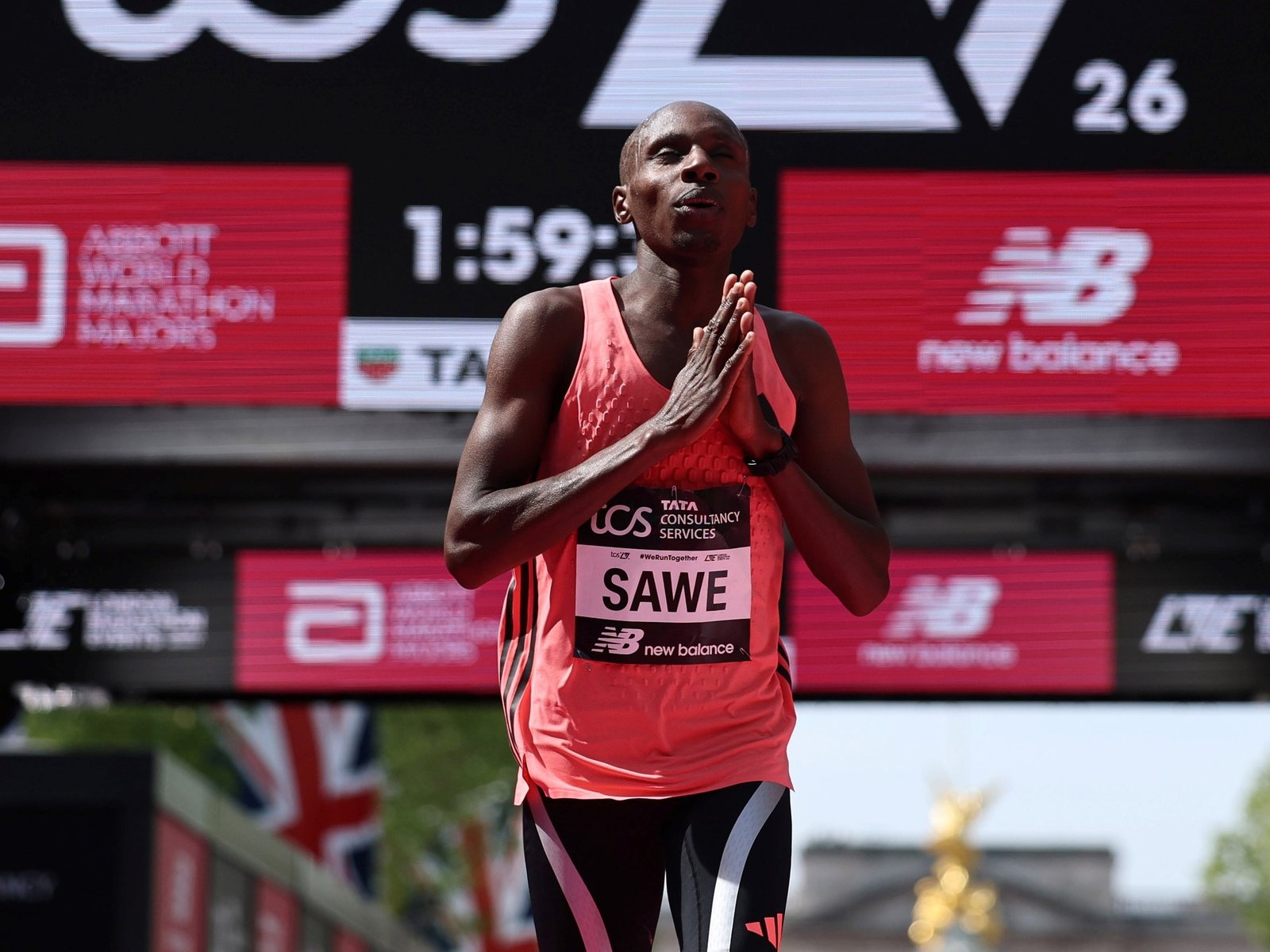 Sabastian Sawe y otros dos atletas bajaron las dos horas para lograr un nuevo récord mundial