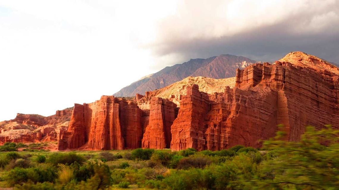 Semana Santa 2026: récord de viajeros en Argentina, pero con una fuerte caída en el consumo real