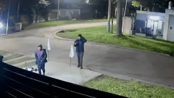 Tiroteo en una estación de servicio: un repartidor repelió un asalto a balazos