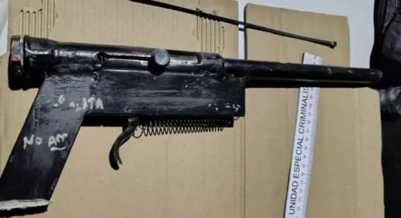 Trelew: los dos adolescentes detenidos por asaltar un autoservicio fueron entregados a sus padres