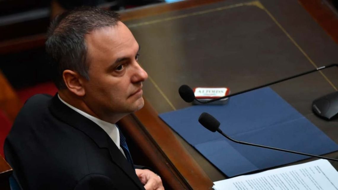 VIVO | Adorni en Diputados: "Estoy acá dando la cara, no voy a renunciar"