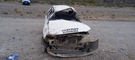 Vuelco en Las Plumas: una mujer salió despedida y su estado es delicado