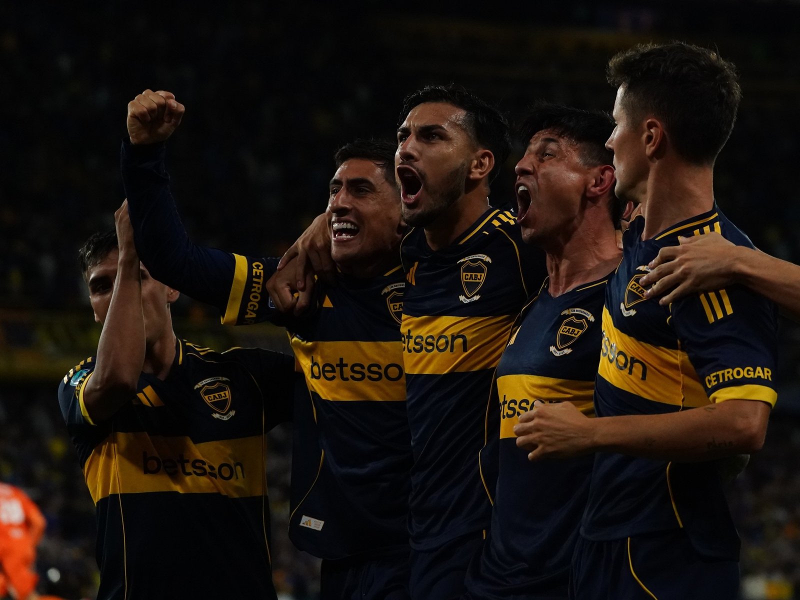 a qué hora es, probables formaciones y como ver por TV