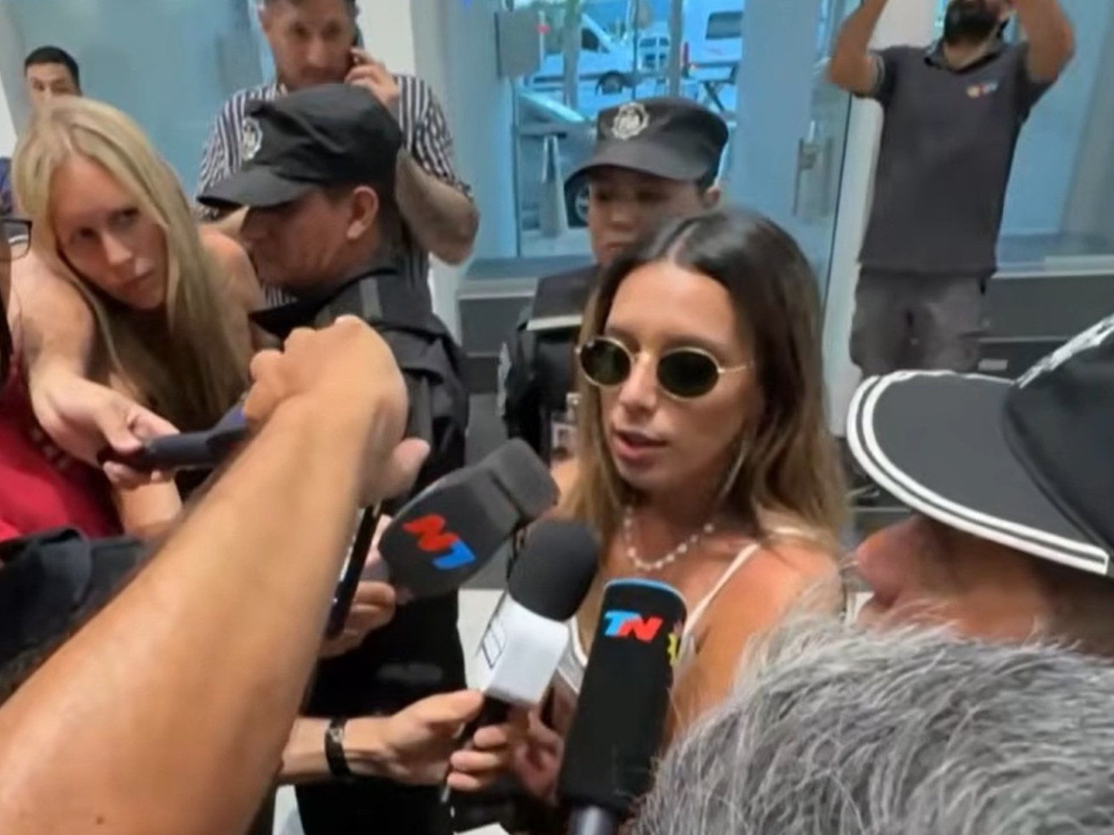 así fue la llegada de Agostina Páez a Santiago del Estero