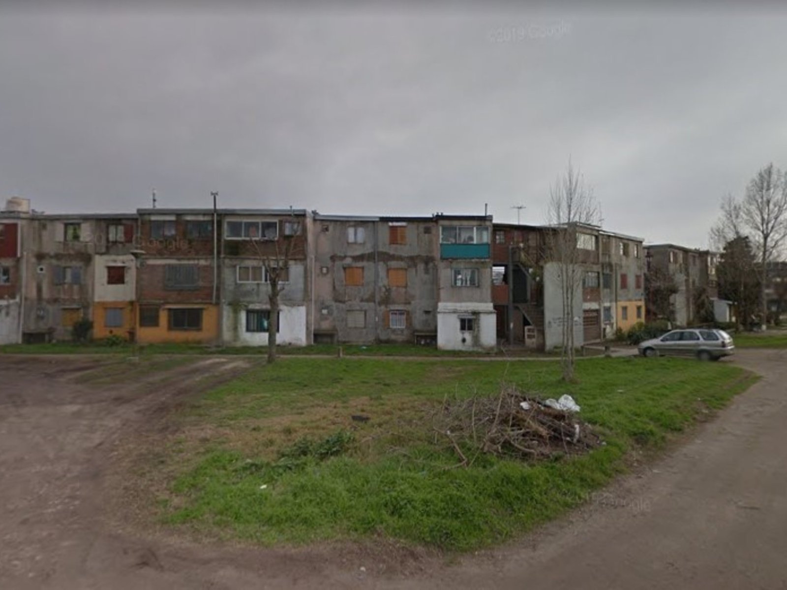 balean a un joven que tendría que haber estado con domiciliaria y por faltas de pulseras no tenía monitoreo