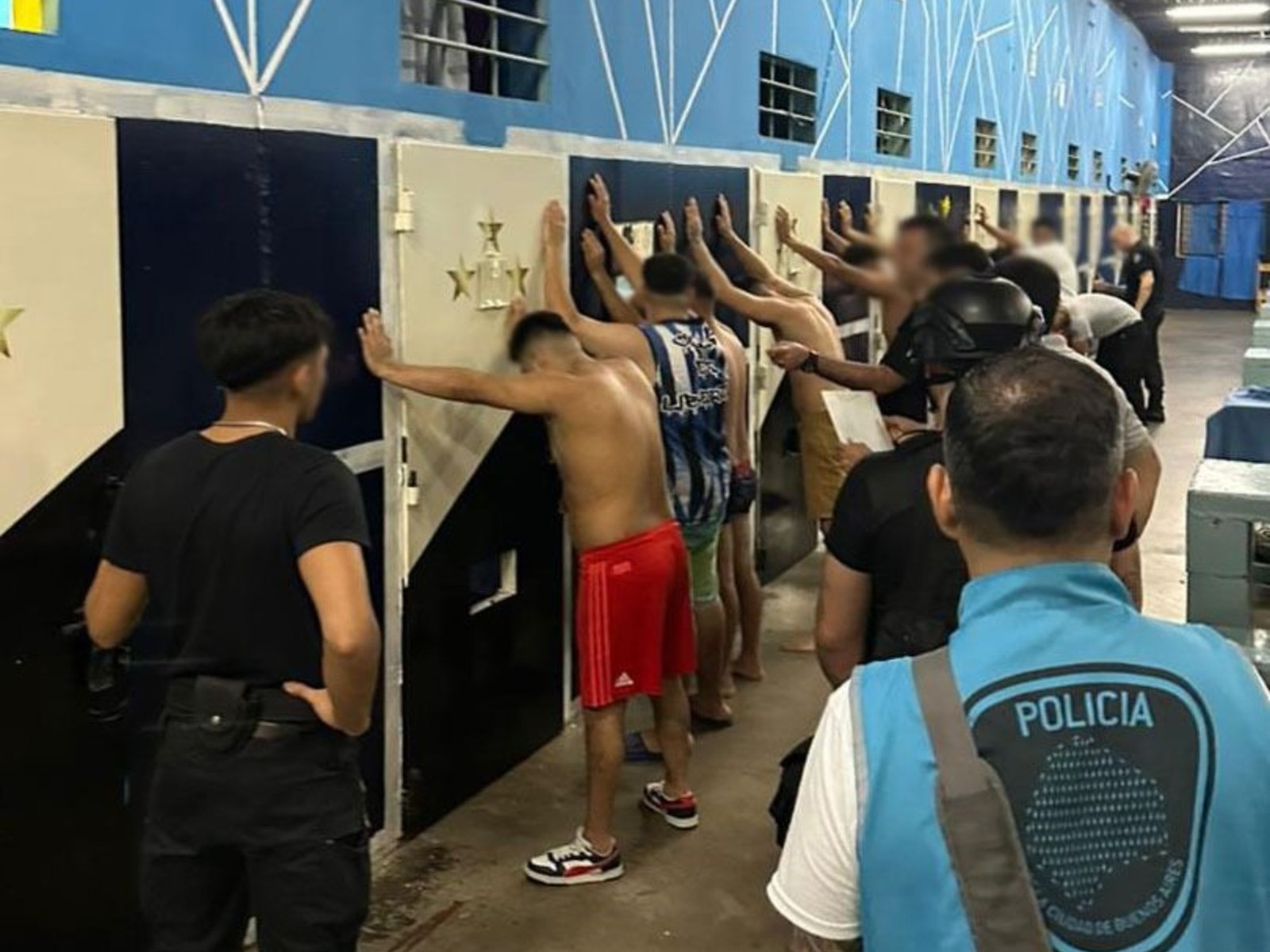 chicas engañadas para hacer producciones hot, aprietes y menores de edad ofrecidas como prostitutas