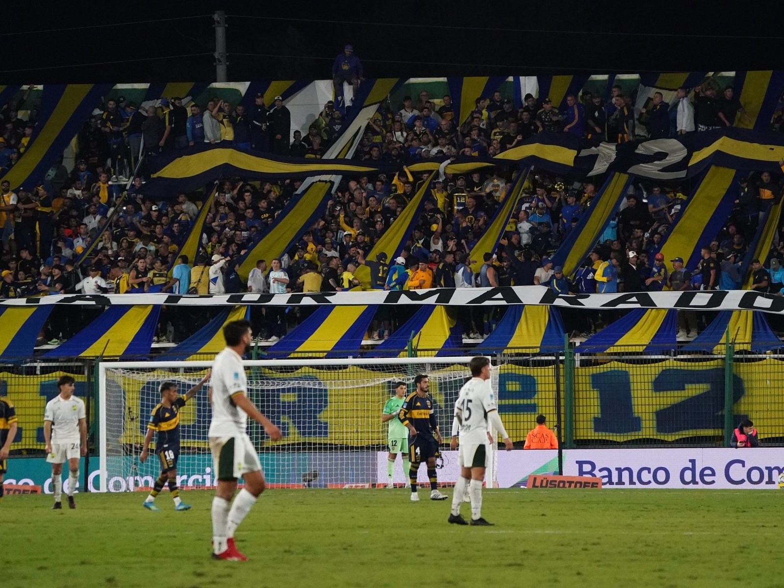 con entradas a precio de Champions League, los visitantes generan un plus económico para los clubes y la AFA