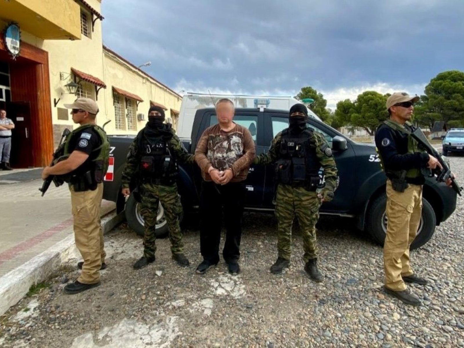 demoras de traducción, datos encriptados y testigos en tres países