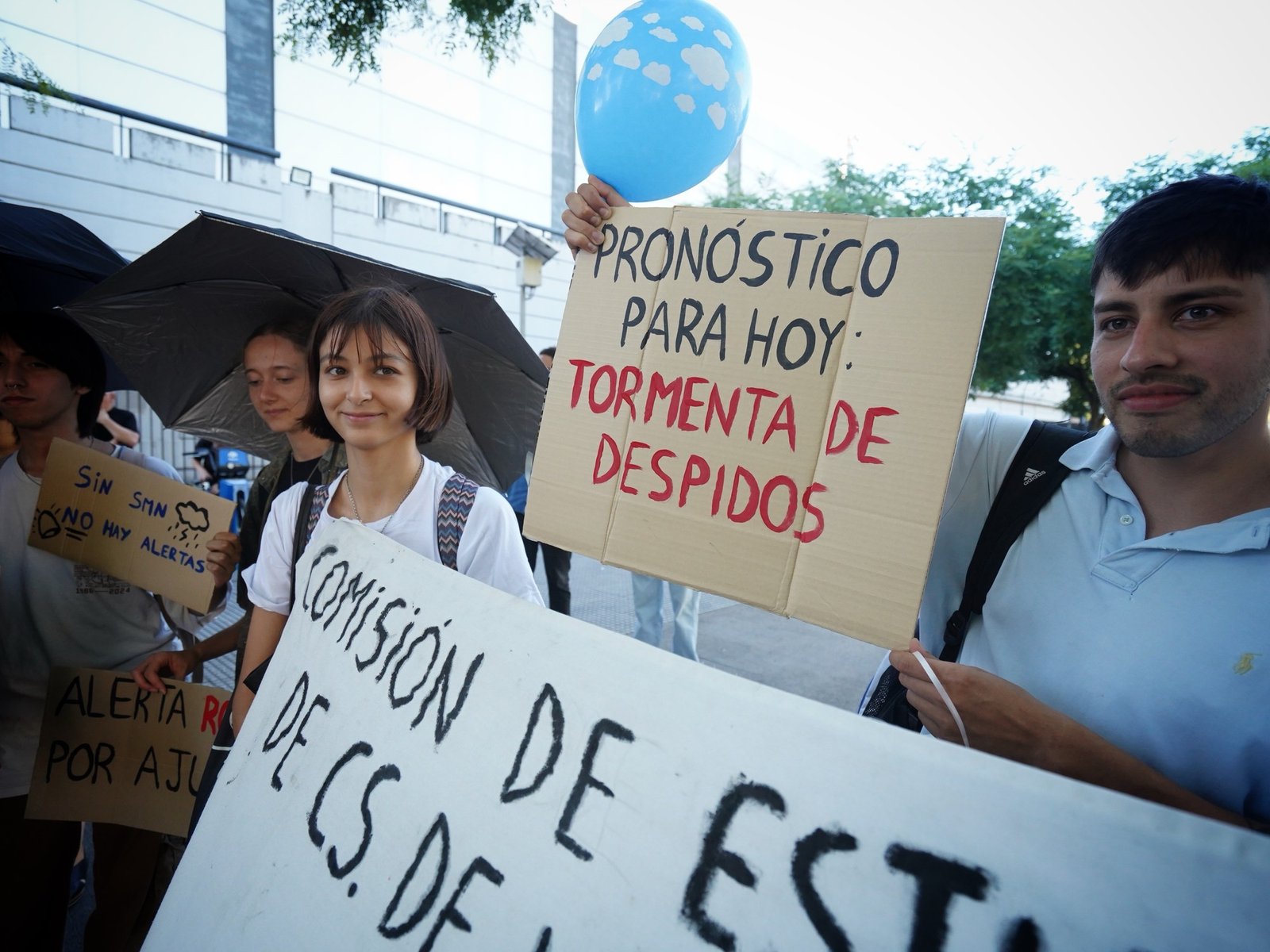 denuncian 240 despidos y advierten por el impacto en servicios esenciales