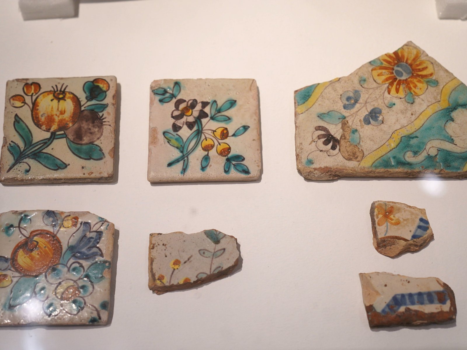 el Museo Larreta exhibe la historia de los azulejos en el Río de la Plata