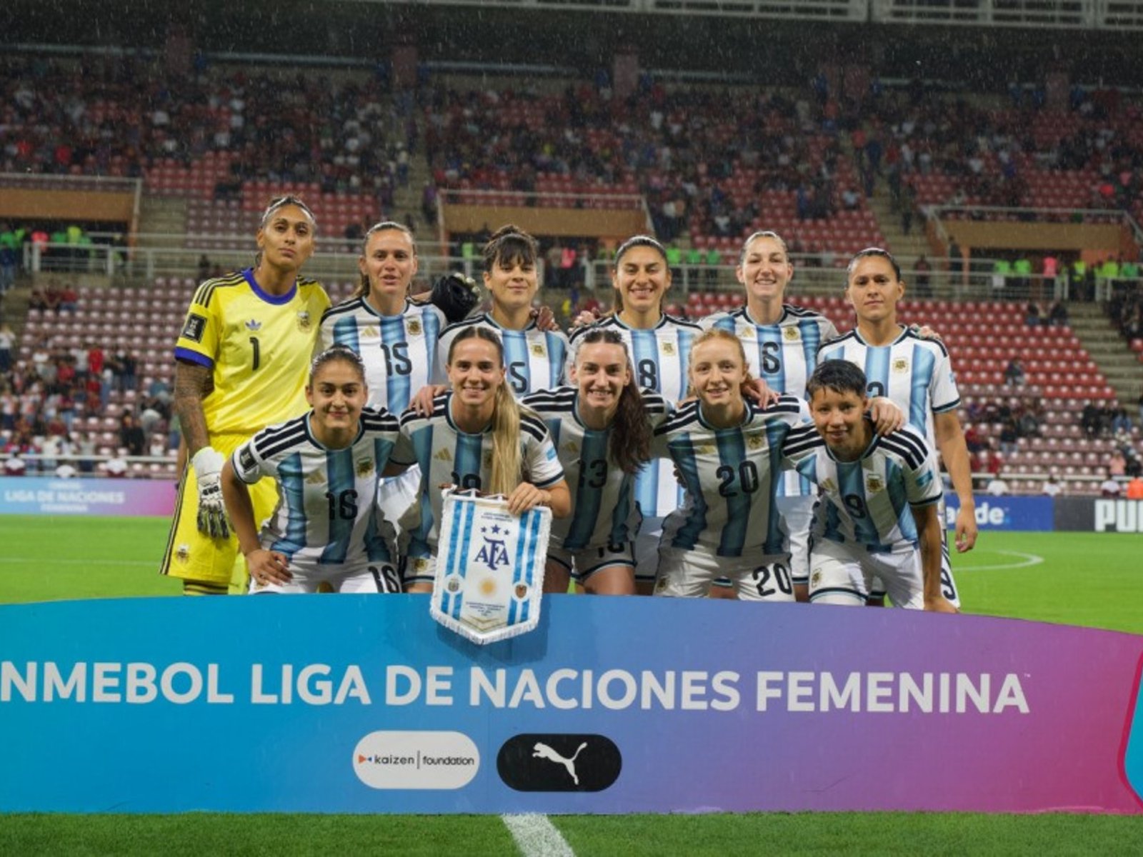 líder invicta y cerca del Mundial 2027