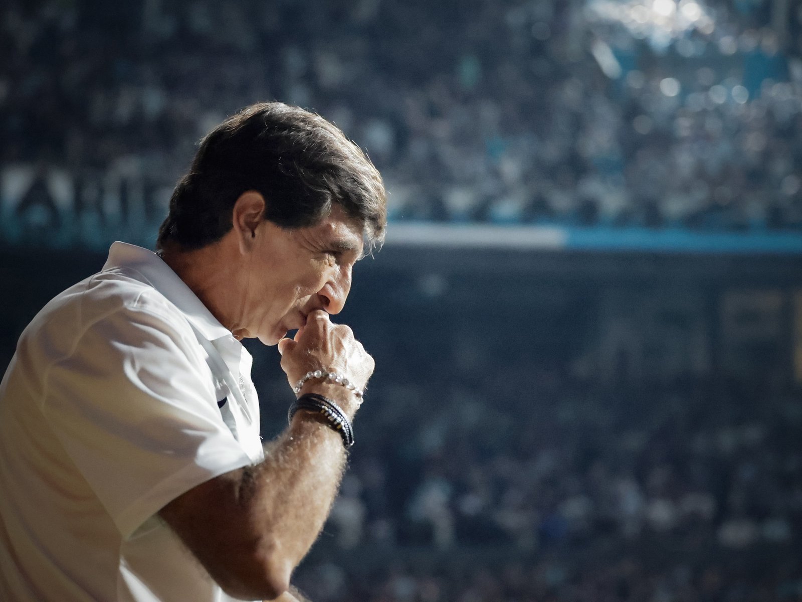 malos resultados, bronca de sus hinchas y una cruda interna política que no cesa