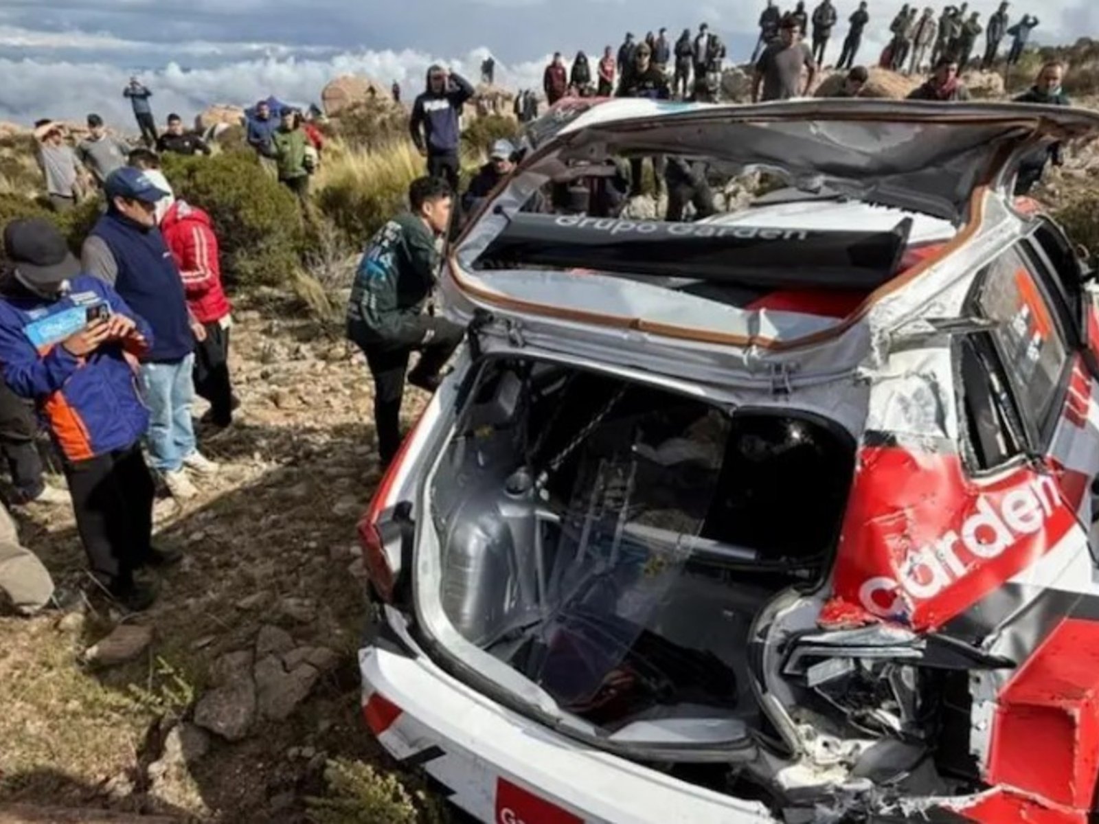 murió un espectador tras el despiste de un auto en Mina Clavero