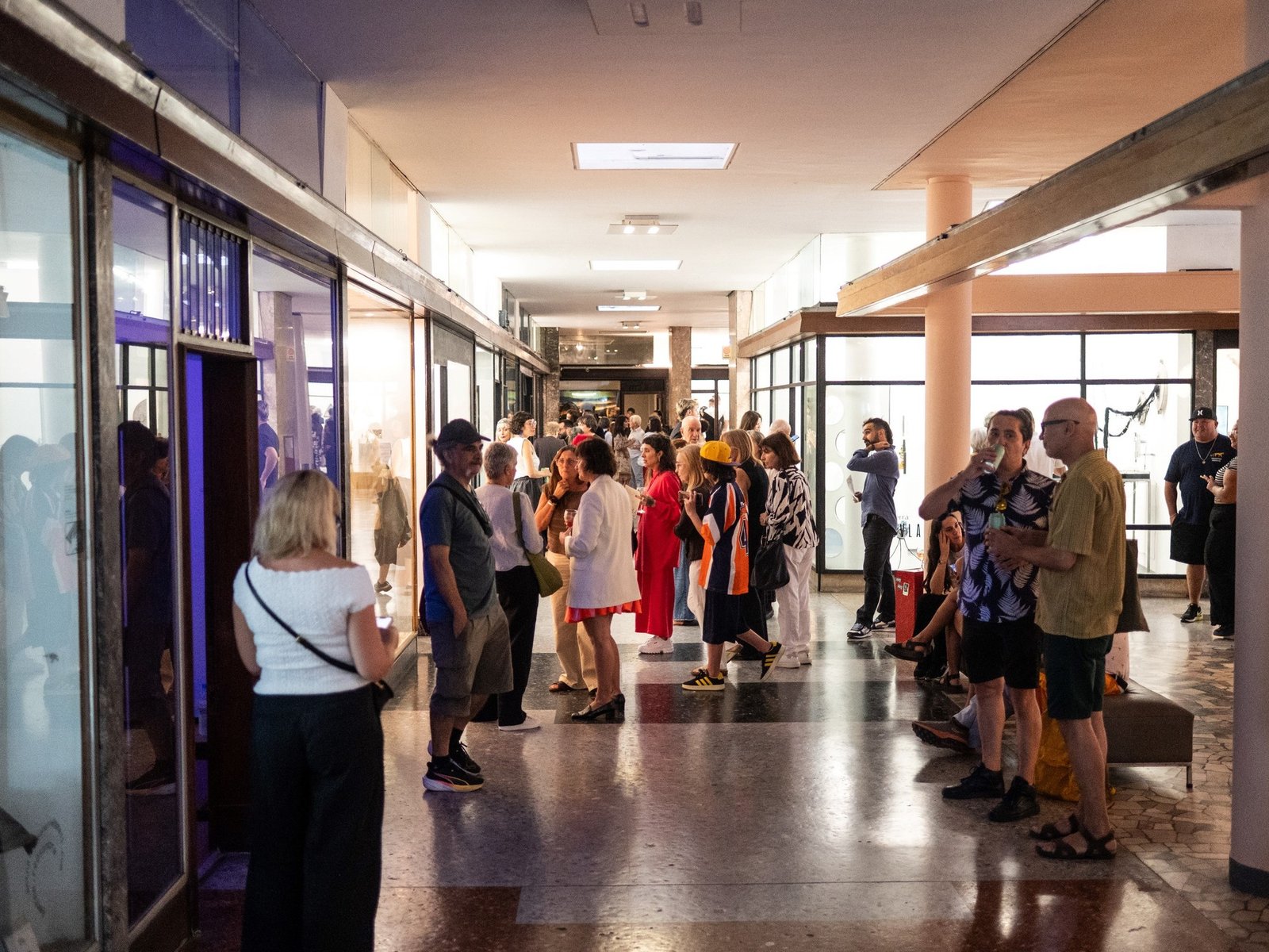 nuevas exposiciones en Retiro con 16 galerías y artistas contemporáneos