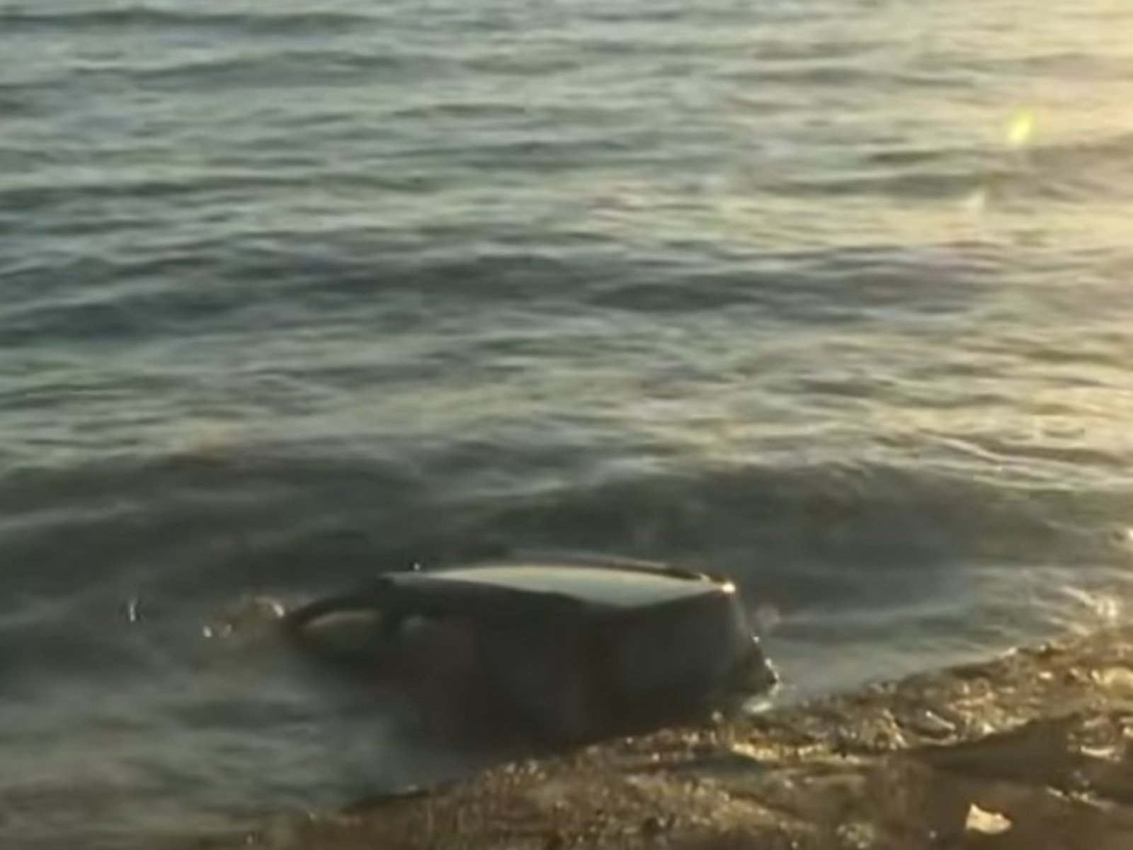 pescadores rescataron a una mujer y su hija