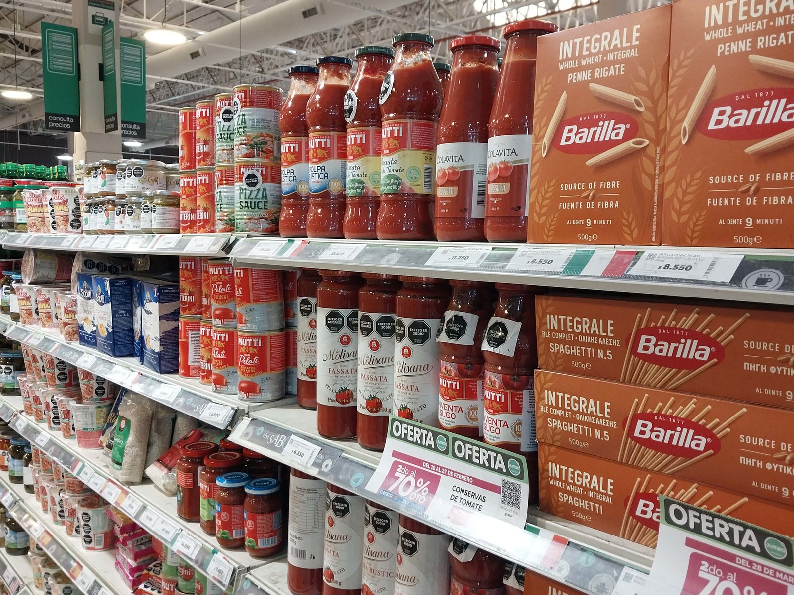 por qué muchos alimentos importados tienen sellos negros en Argentina