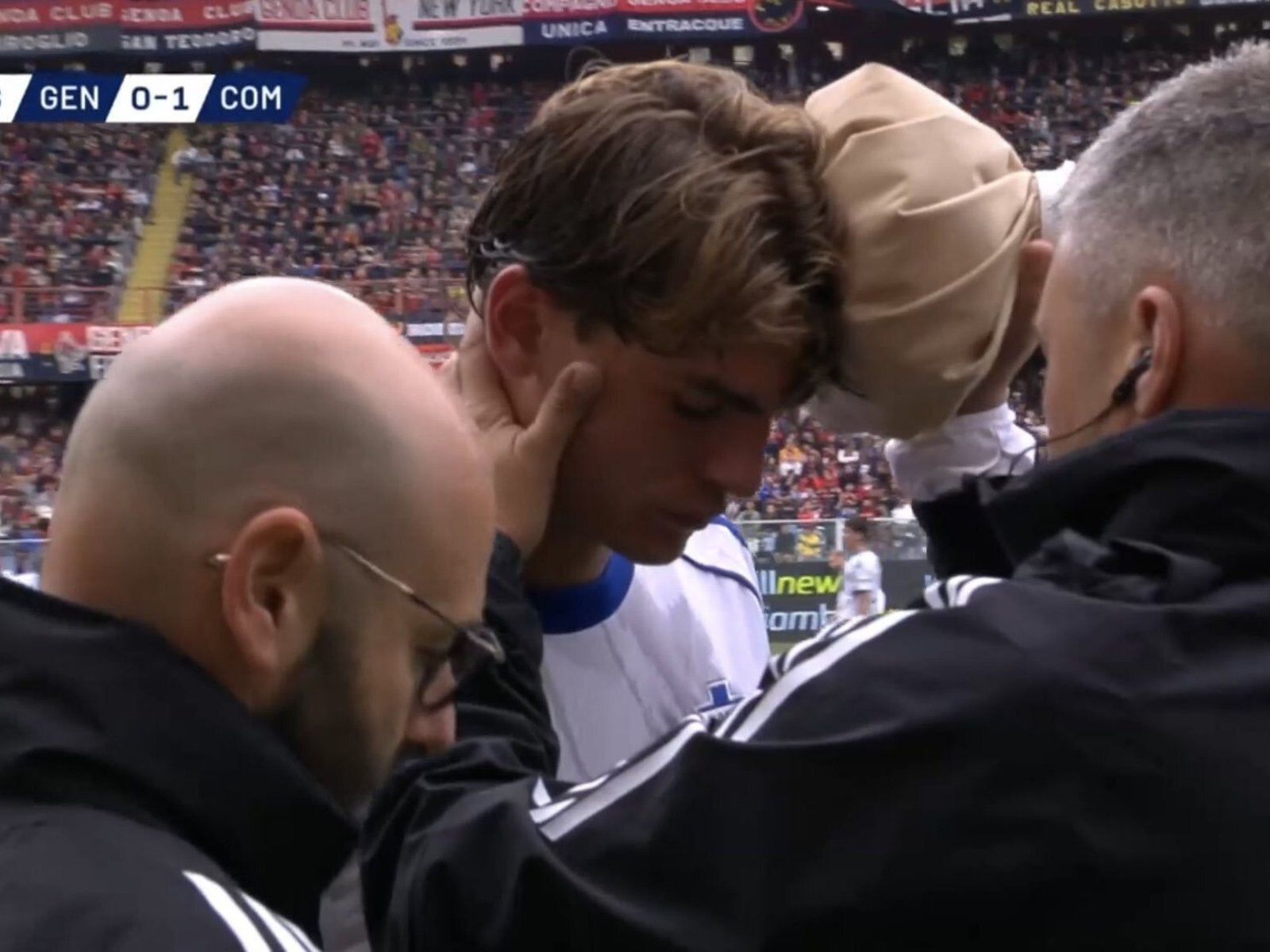 por un choque de cabezas pidió el cambio en el triunfo del Como, mientras el Real Madrid ya decidió sobre su futuro