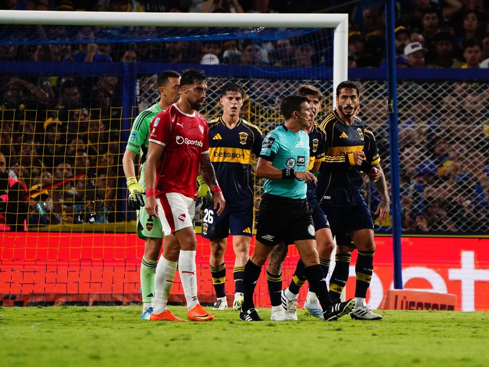 se pidió mano en el gol de Independiente y el penal de VAR para Boca generó dudas