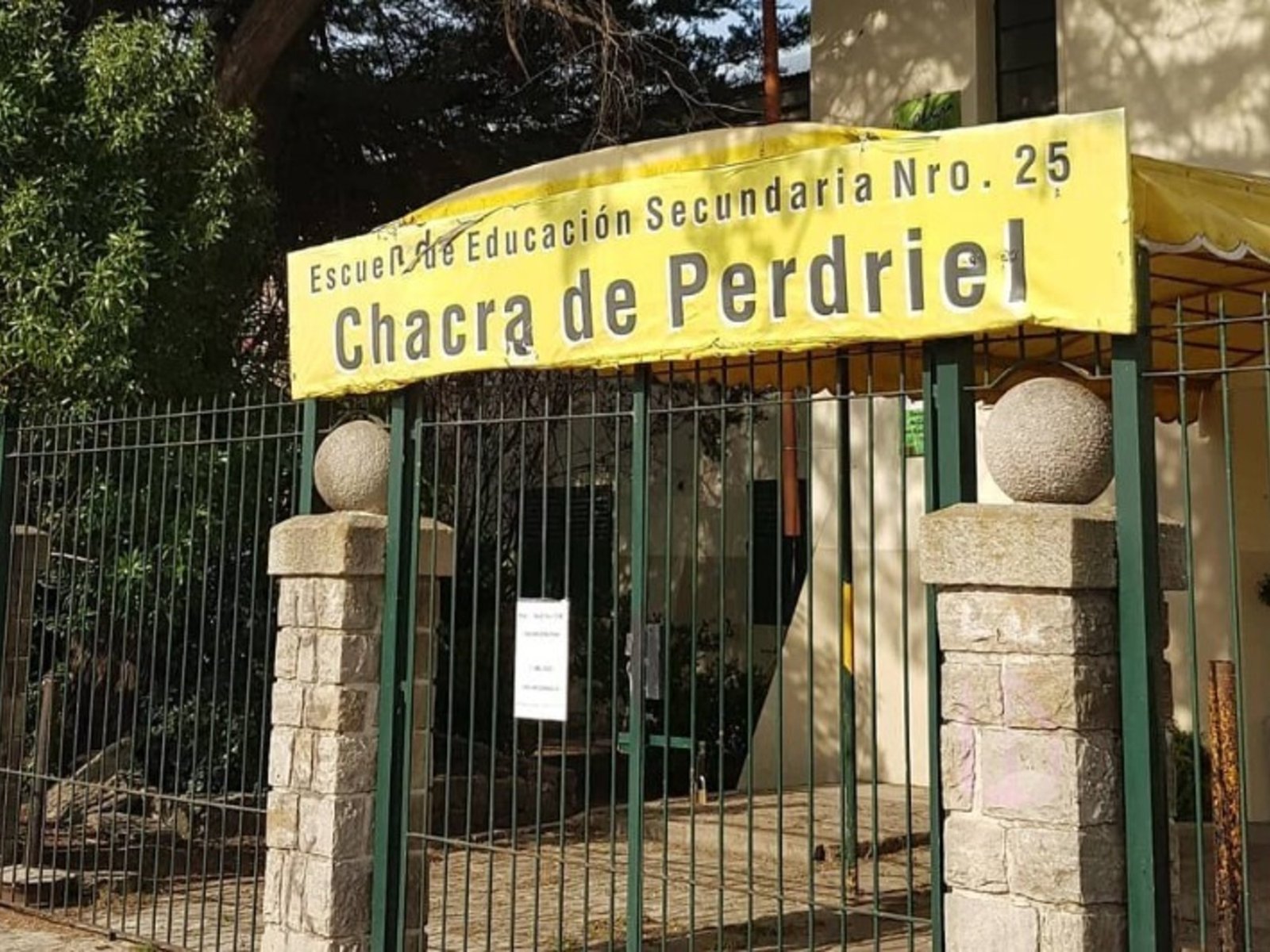 un alumno tiró gas pimienta en el colegio y tuvieron que atender a unas 20 personas