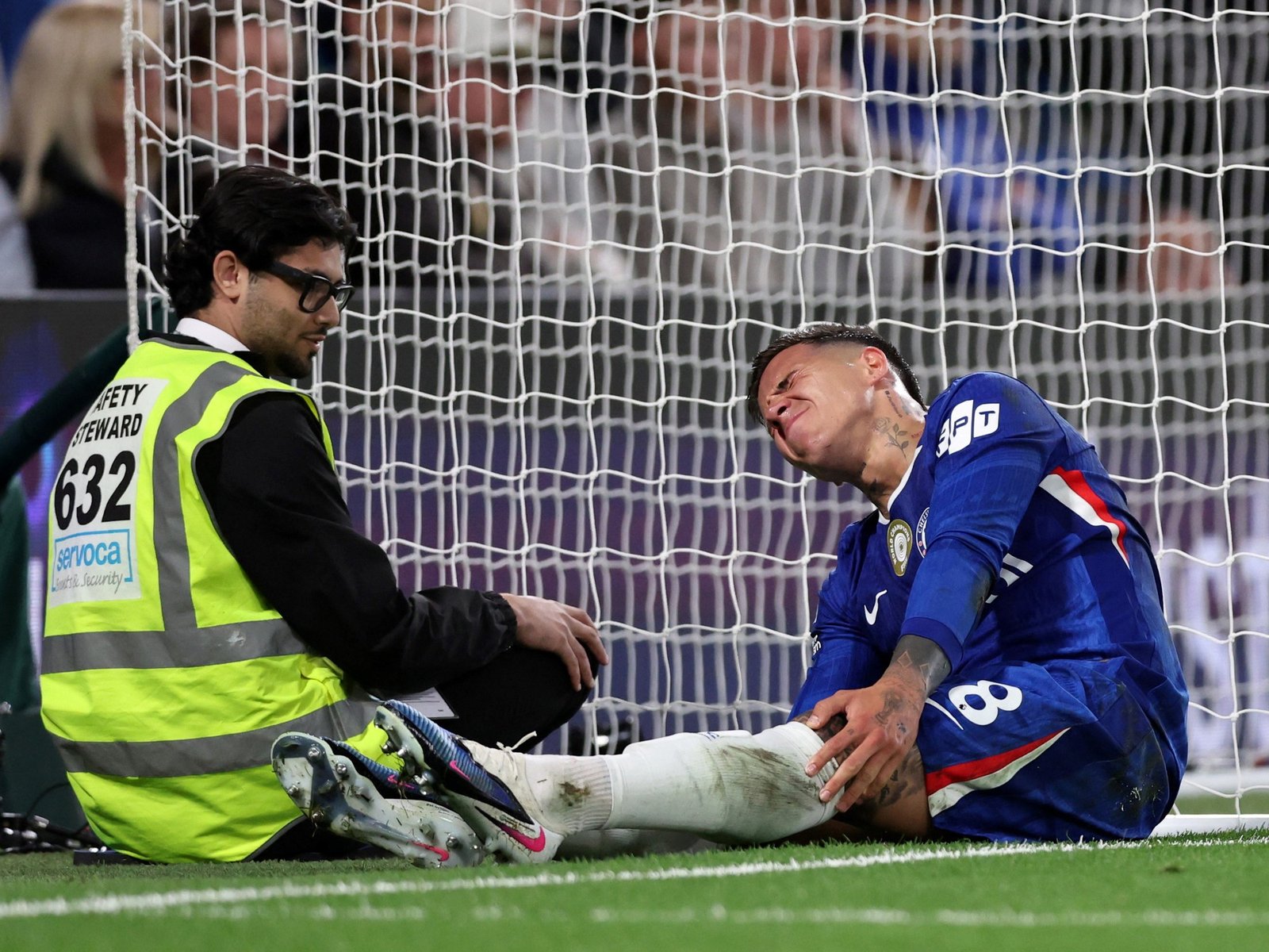 volvió tras los dos partidos de suspensión, Chelsea perdió con Manchester United y se fue con un susto