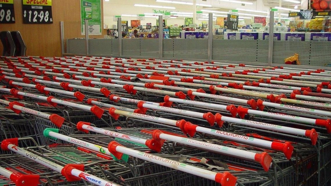 ¿Abren los supermercados durante el feriado del viernes 1° de mayo?
