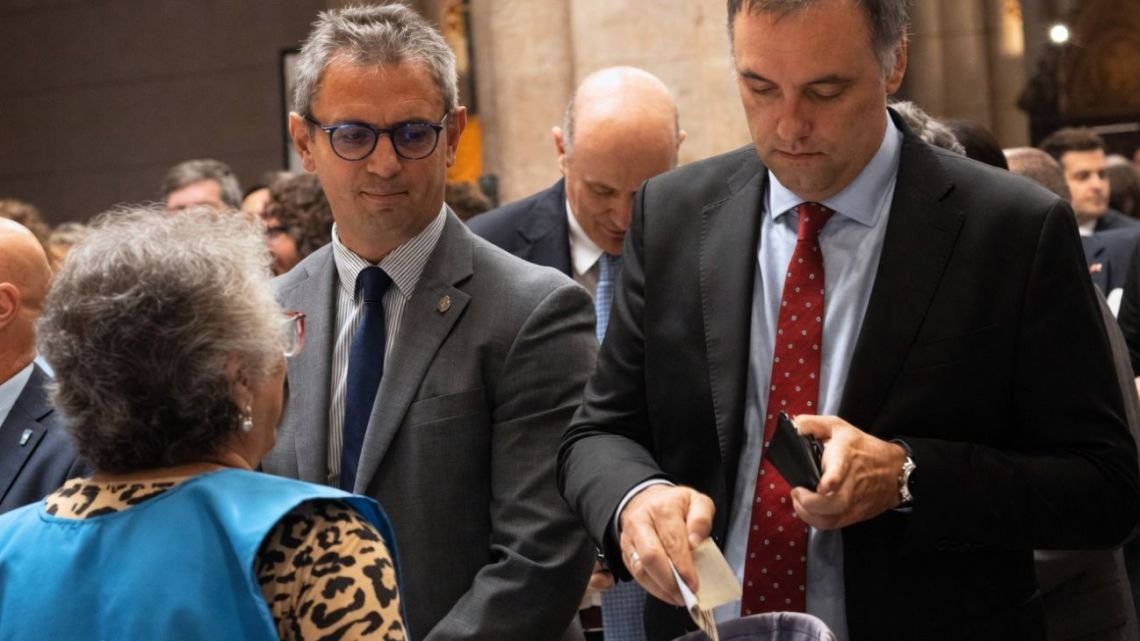 "¿Cuánto es lo correcto? ¿cuánto queda bien?": Manuel Adorni frente al diezmo y la velocidad meme argentina