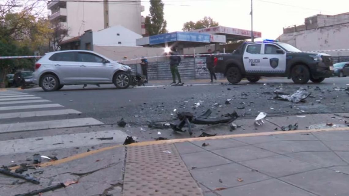 Accidente en Floresta: chocaron un taxi y un auto particular, hay tres heridos