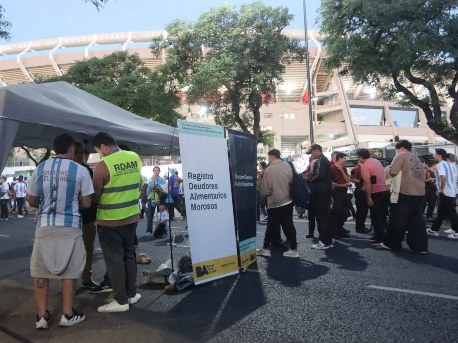 Chau Mundial: los argentinos deudores alimentarios no van a poder entrar a los estadios :: Olé