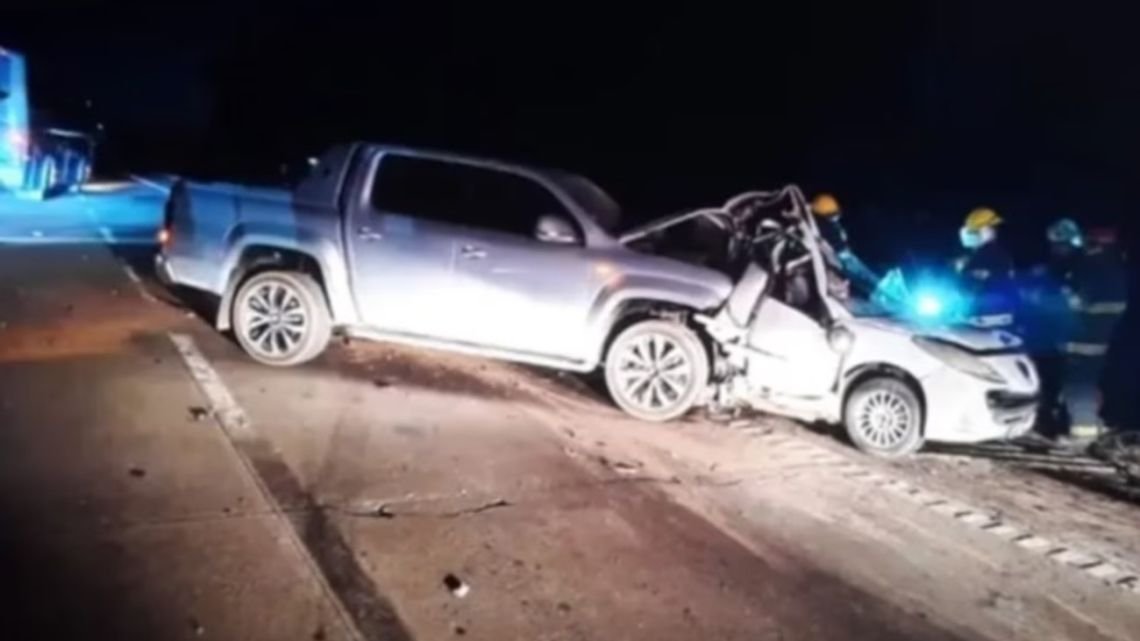 Choque fatal en San Vicente: cinco muertos tras el impacto de una camioneta en la Ruta 6