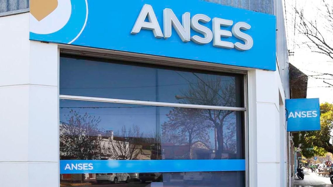 Cobros de ANSES del viernes 15 de mayo