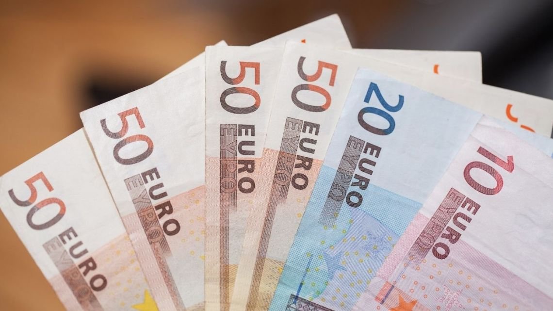Cotización del euro y euro blue hoy, lunes 18 de mayo
