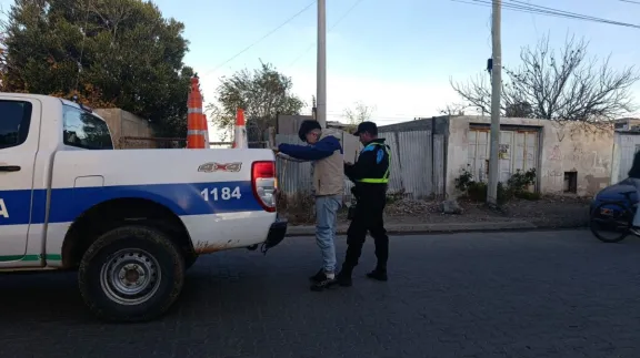 Detuvieron en Kilómetro 8 a un hombre con pedido de captura por robo