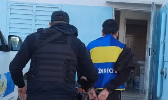 Discutieron en la calle, le disparó a matar pero el arma falló y la víctima logró desarmarlo