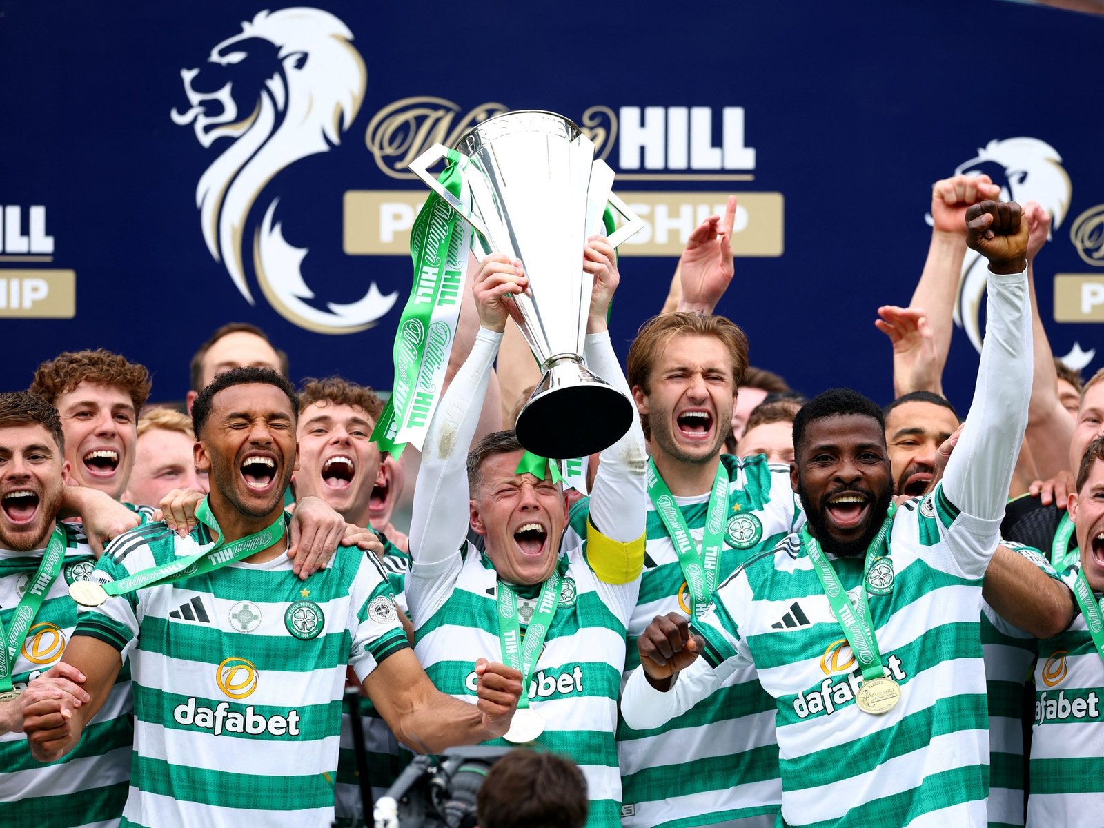 El Celtic le arrebató al Hearts una liga histórica en el final más cruel y quedó solo como el máximo campeón de Escocia