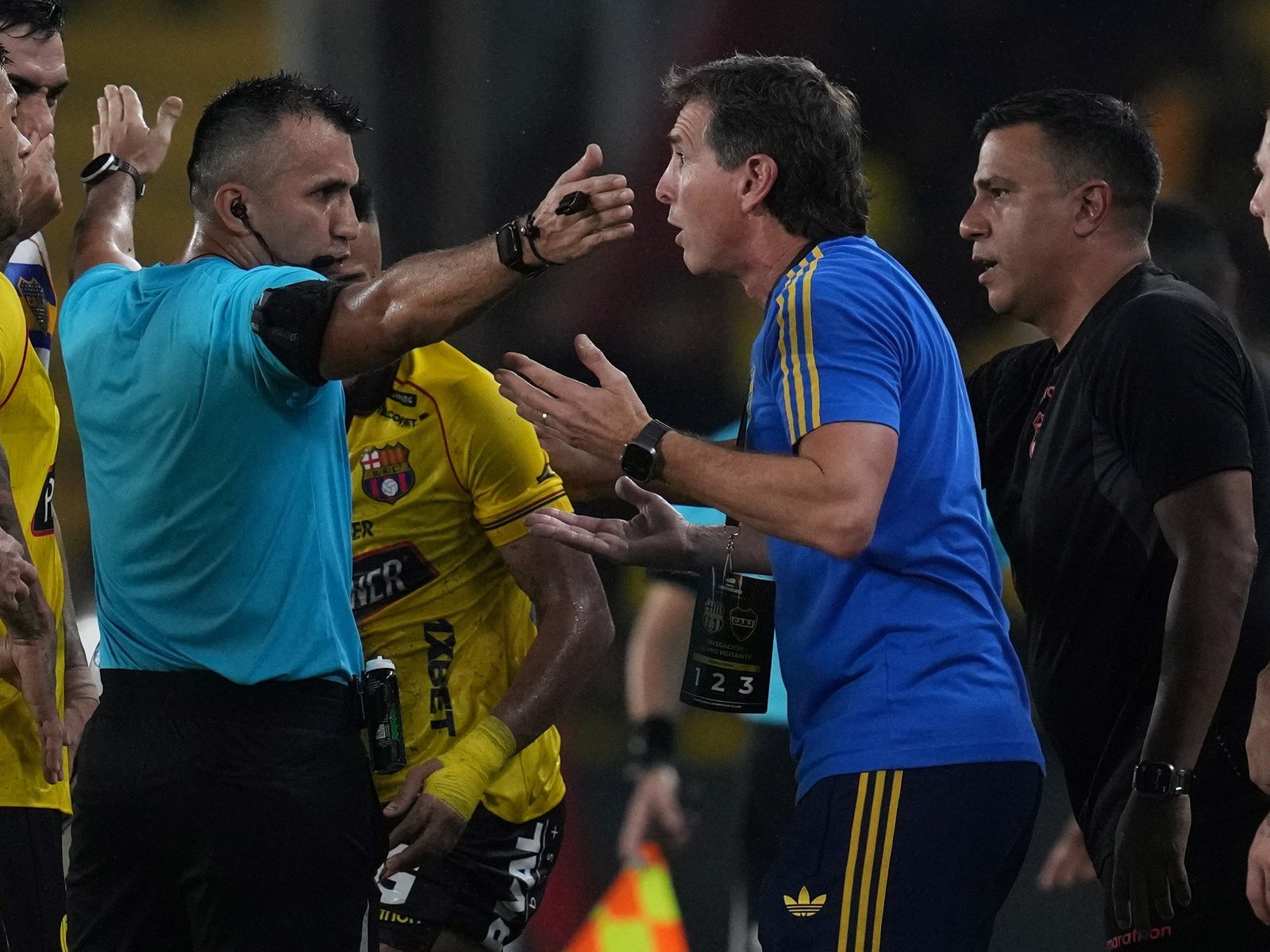 El mensaje de Ubeda tras una nueva derrota con expulsión en la Libertadores :: Olé