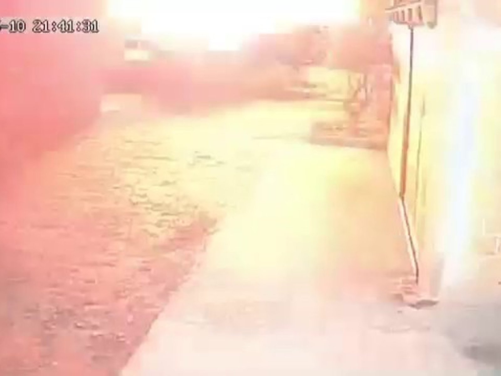 El momento de la explosión en un departamento en Santa Cruz que dejó tres muertos y cinco heridos
