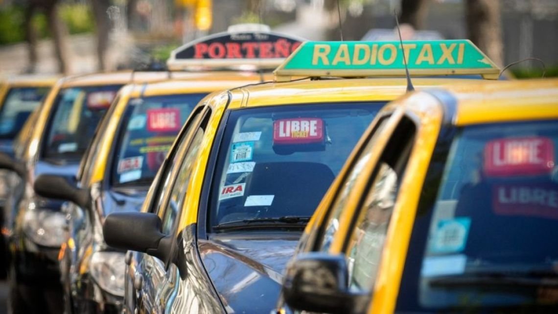 En CABA cambiará la forma de trabajo de los taxistas y los regímenes de las apps de viajes