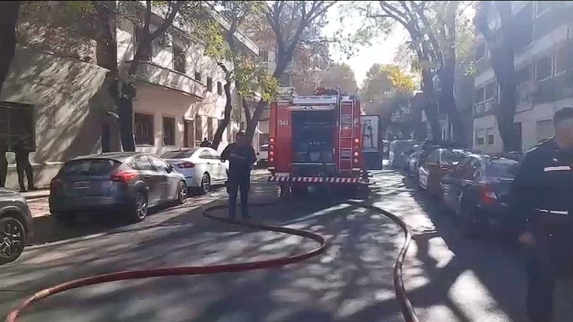 En Palermo se prendió fuego un edificio y varias familias quedaron atrapadas