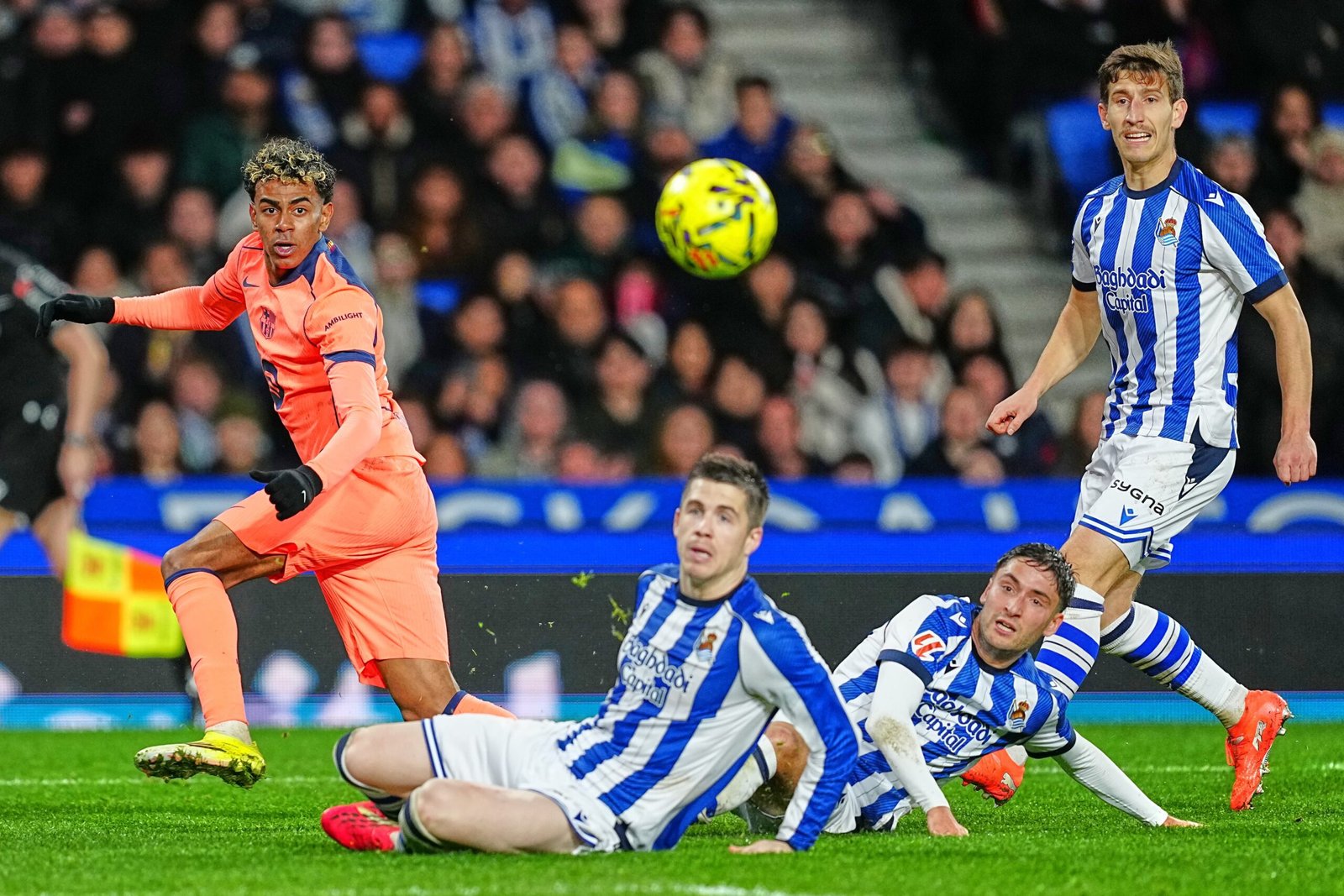 Yamal ha cargado al equipo a sus espaldas en muchos encuentros, como en el partido de Liga contra la Real Sociedad en San Sebastian, que terminó 2-1.
