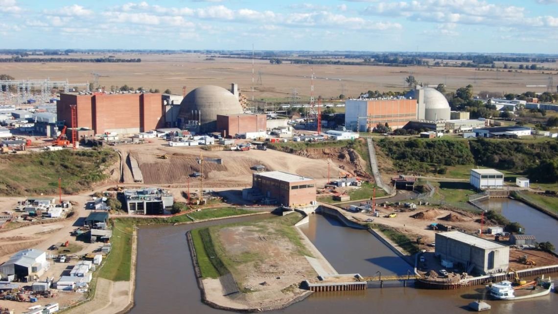 Escándalo en Nucleoeléctrica: viajes por el mundo, peluquerías y servicios de playa pagados con tarjetas del Estado