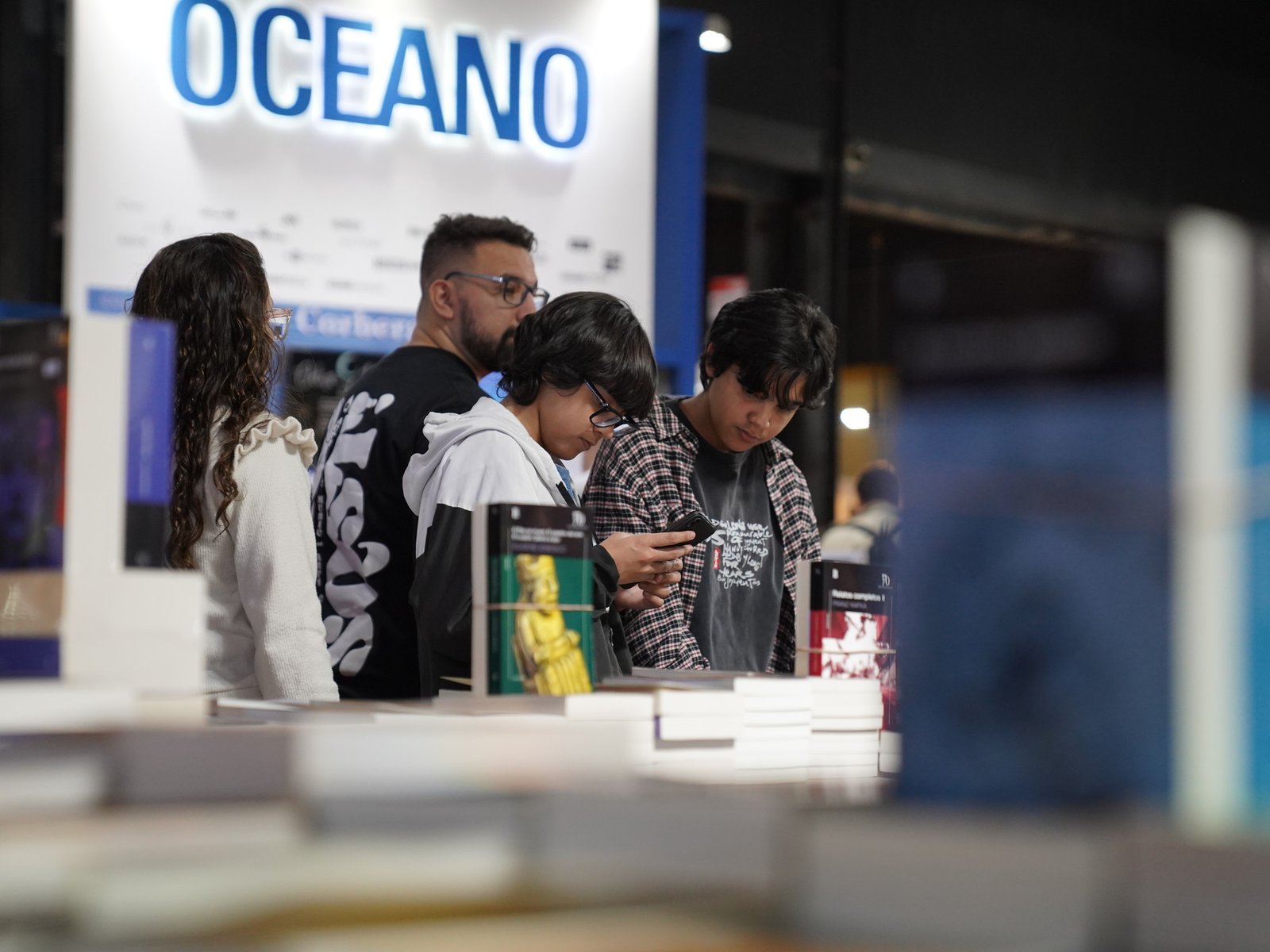 Feria del Libro 2026: los recomendados de hoy 3 de mayo
