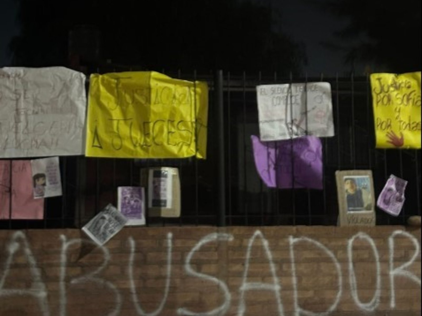 Filtran videos de un presunto abuso de un hombre a dos nenas y quedó detenido por una “pueblada” de los vecinos