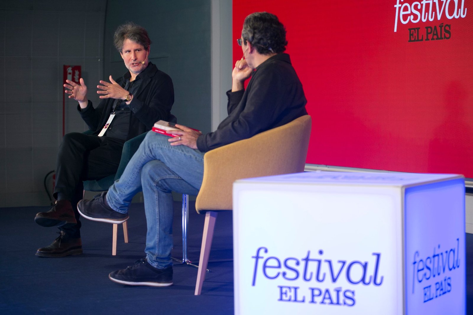 Giuliano Da Empoli y Juan Gabriel Vásquez, este sábado en el Festival de EL PAÍS.