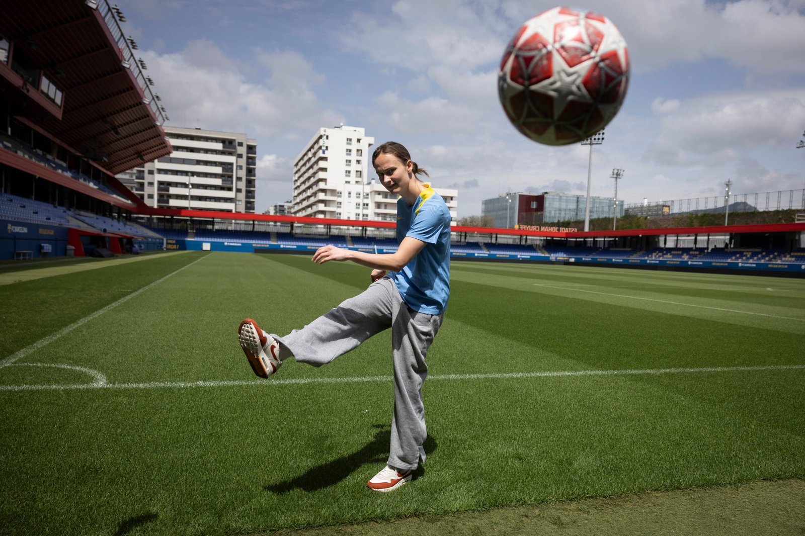 Entrevista a la jugadora del FC Barcelona Caroline Graham Hansen en el estadio Johan Cruyff de Sant Joan Despí. Foto: Massimiliano Minocri