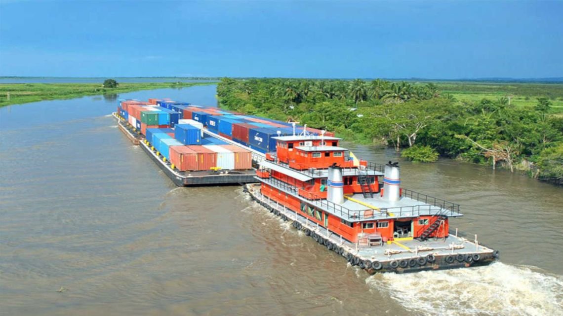 Hidrovía: El consorcio favorito le cierra la puerta a China y trae tecnología de Estados Unidos para quedarse con la vía fluvial