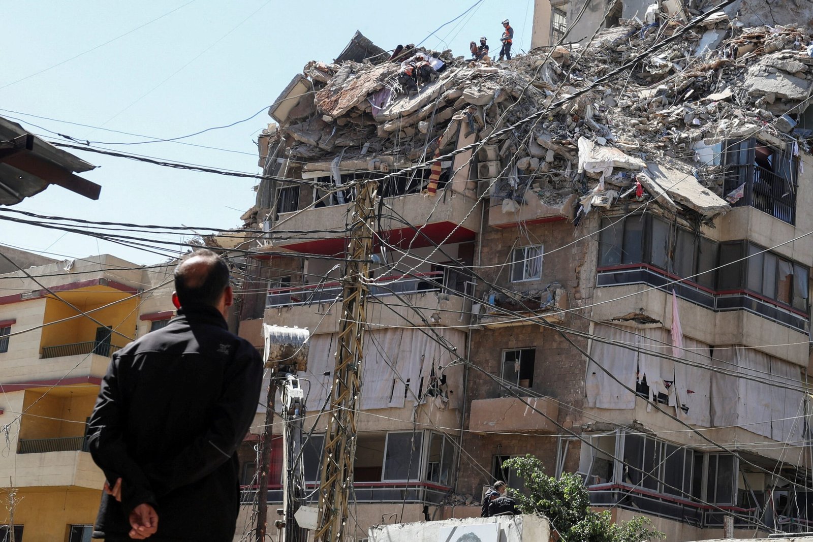 Israel asesta un nuevo golpe a la tregua en Líbano al matar en Beirut a un alto mando de Hezbolá