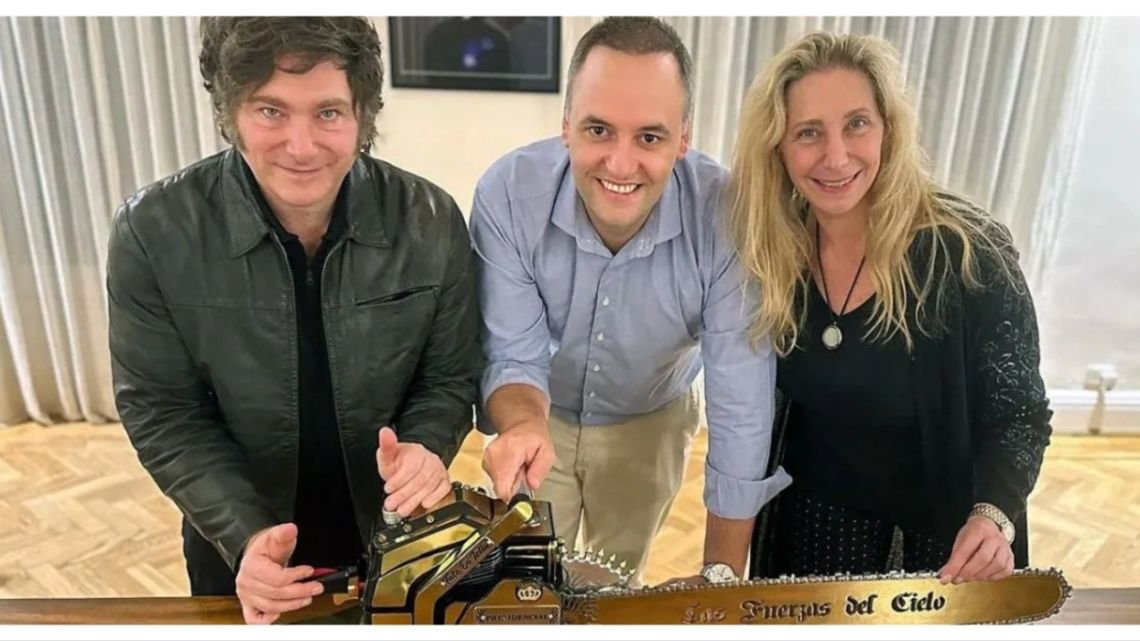 Javier Milei dijo que Adorni presentará su declaración jurada antes del 31 de julio y lanzó: "Ni en pedo se va"