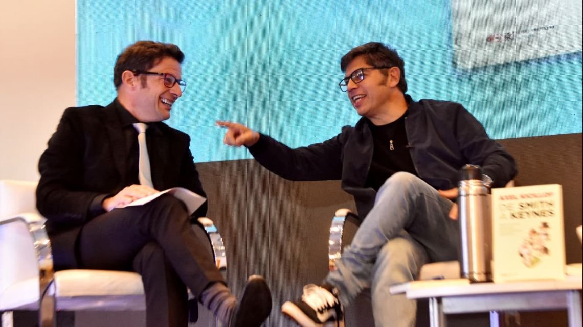 Kicillof conmovió la Feria (con Giacomini): “Si Keynes viera lo que está pasando en la Argentina, se vuelve a morir”