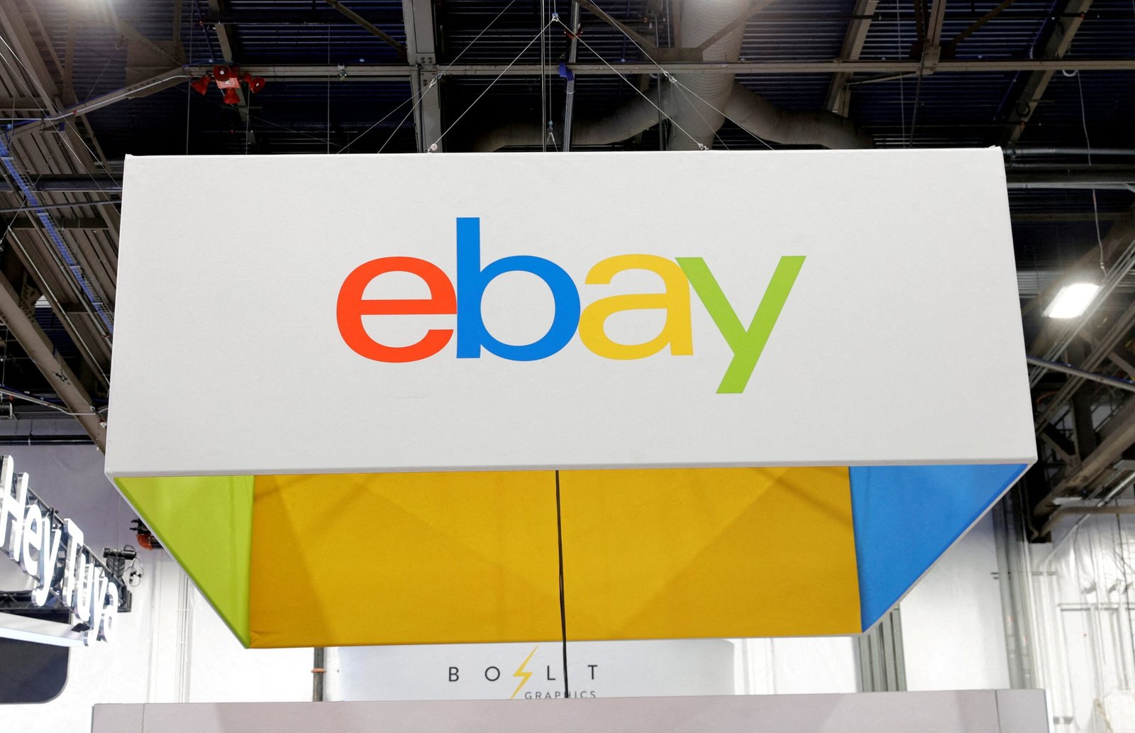 La compañía ‘meme’ GameStop anuncia una opa sobre eBay por 47.000 millones para hacerse sitio en el comercio electrónico