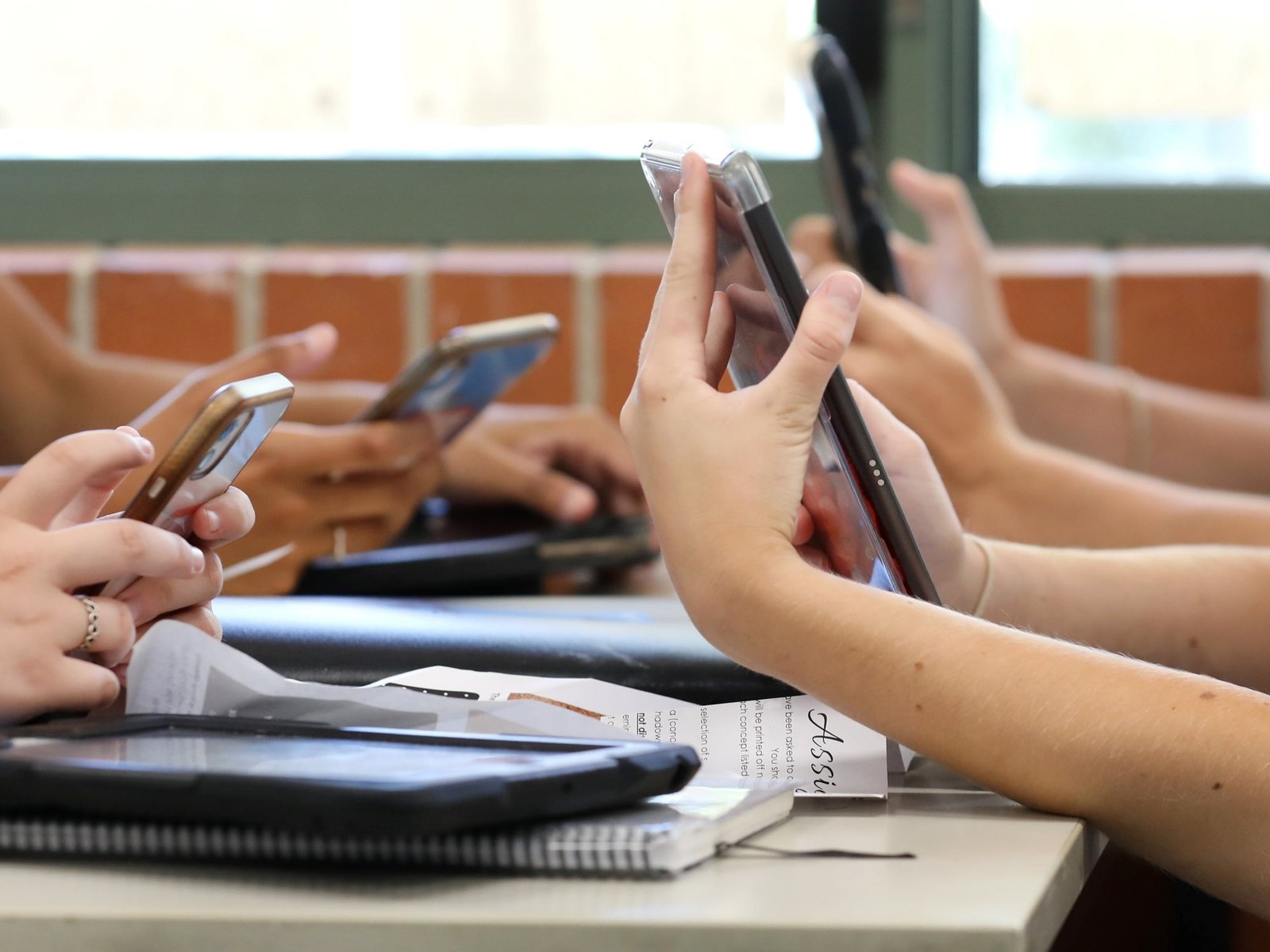 Lanzan herramientas tecnológicas para bloquear apuestas ilegales y reforzar el control parental